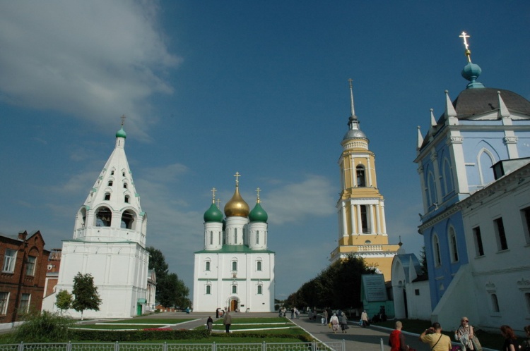 Собор Успения Пресвятой Богородицы, Коломна (Коломенский городской округ, Московская область). общий вид в ландшафте