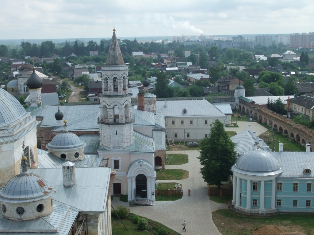 Торжок. Борисоглебский монастырь. общий вид в ландшафте