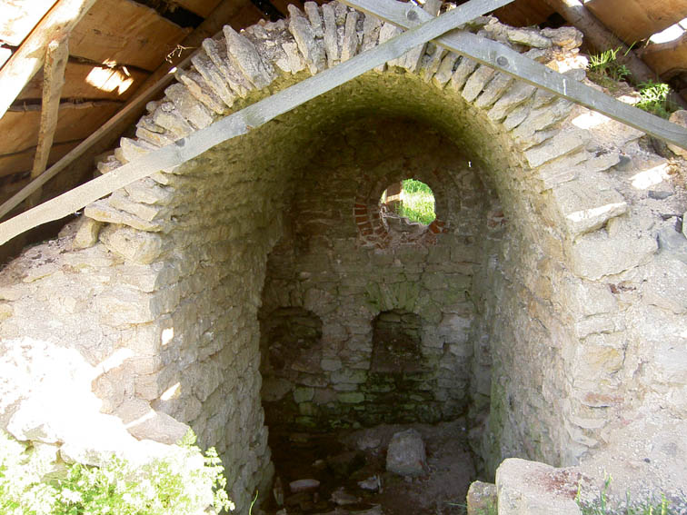 Борисоглебский монастырь, Торжок (Торжокский район и г. Торжок, Тверская область). дополнительная информация, погреб-ледник