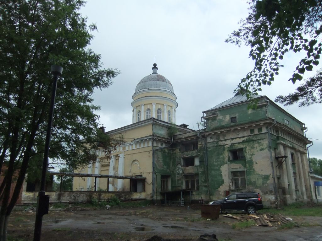 Торжок. Церковь Входа Господня в Иерусалим. фасады