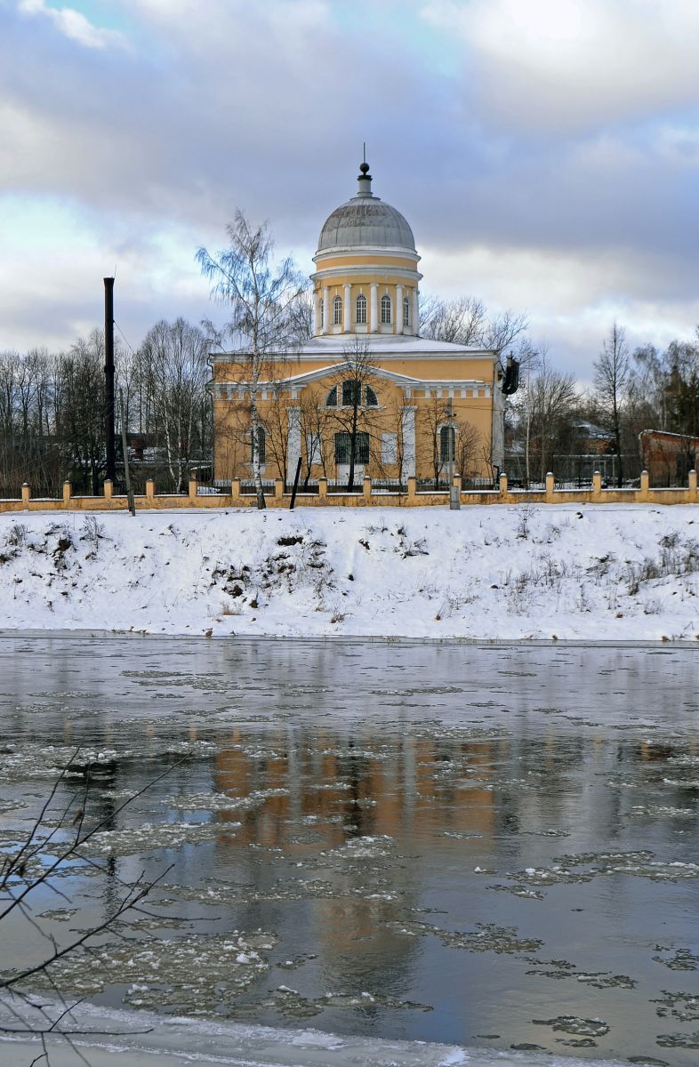 Церковь Входа Господня в Иерусалим, Торжок (Торжокский район и г. Торжок, Тверская область). общий вид в ландшафте