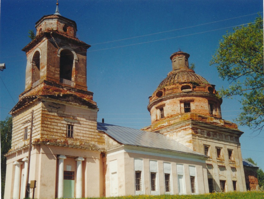 Белая Колпь. Церковь Андрея Стратилата. фасады