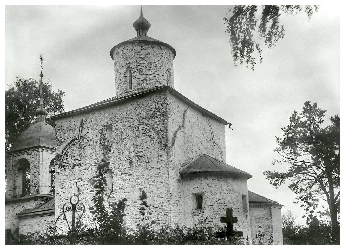 Волотово. Церковь Успения Пресвятой Богородицы на Волотовом поле. архивная фотография, Общий вид с юго-востока. Фото  Горнунга Л. В.  1936 г.  из фондов НГОМЗ. (Музейный № НГМ НВ 22466/87)