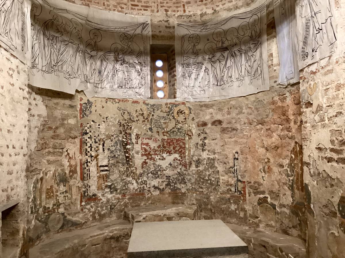 Алтарь, интерьер и убранство. Церковь Успения Пресвятой Богородицы на Волотовом поле, Волотово (Новгородский район, Новгородская область)