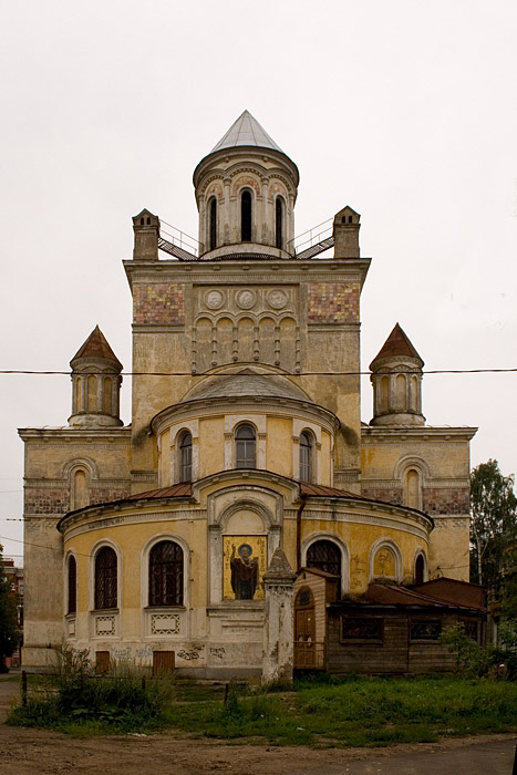 Церковь Иоанна Постника, Ярославль (Ярославль, город, Ярославская область). дополнительная информация, Восточный фасад