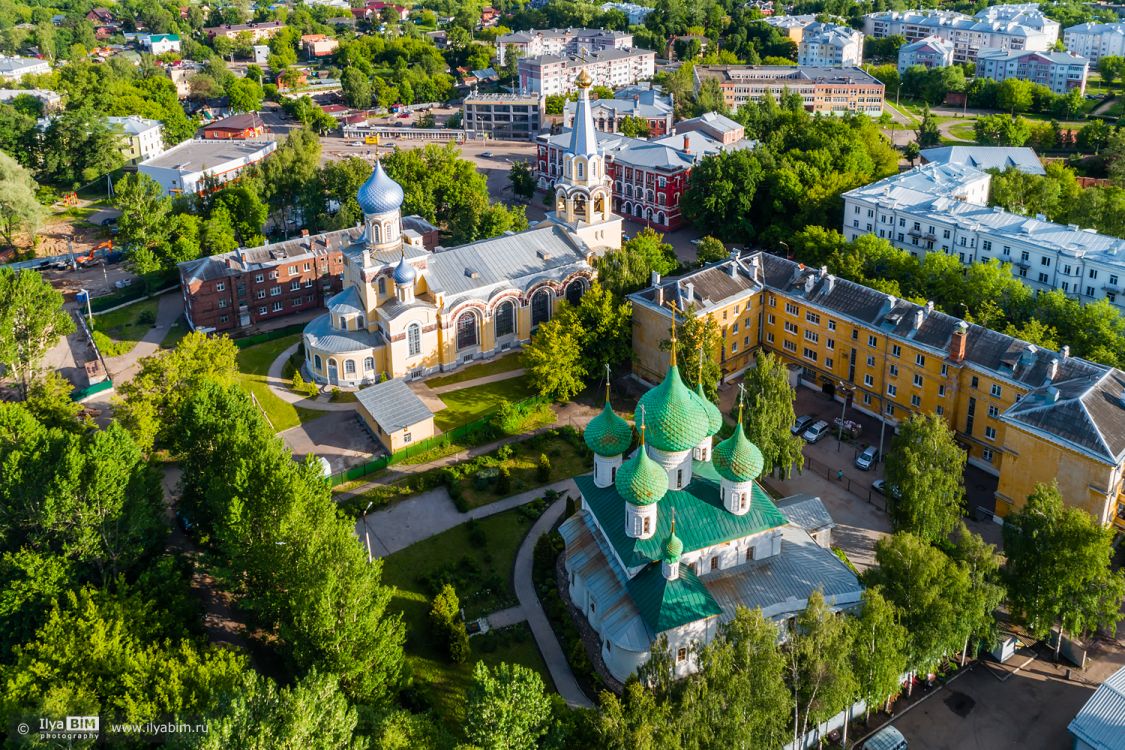 Ярославль. Церковь Николая Чудотворца на Меленках. общий вид в ландшафте