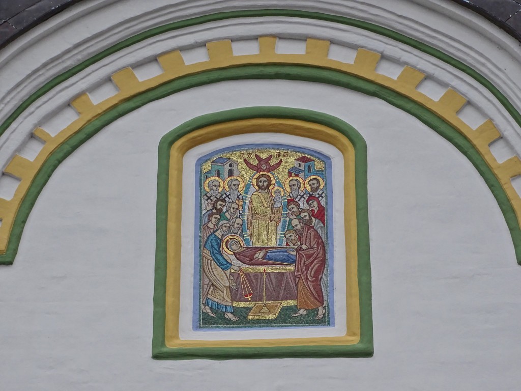 Церковь Успения Пресвятой Богородицы, Успенское (Одинцовский городской округ и ЗАТО Власиха, Краснознаменск, Московская область). архитектурные детали, Мозаика: Успение Пресвятой Богородицы
