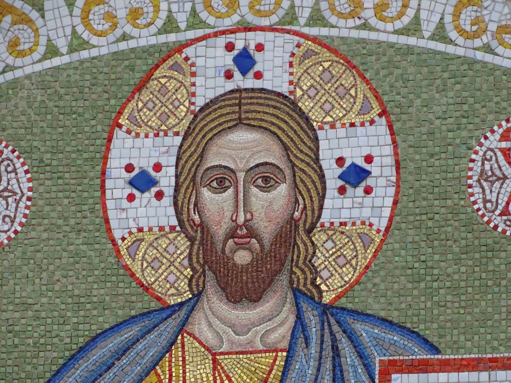 Церковь Успения Пресвятой Богородицы, Успенское (Одинцовский городской округ и ЗАТО Власиха, Краснознаменск, Московская область). архитектурные детали, Мозаика: Господь Вседержитель (фрагмент)
