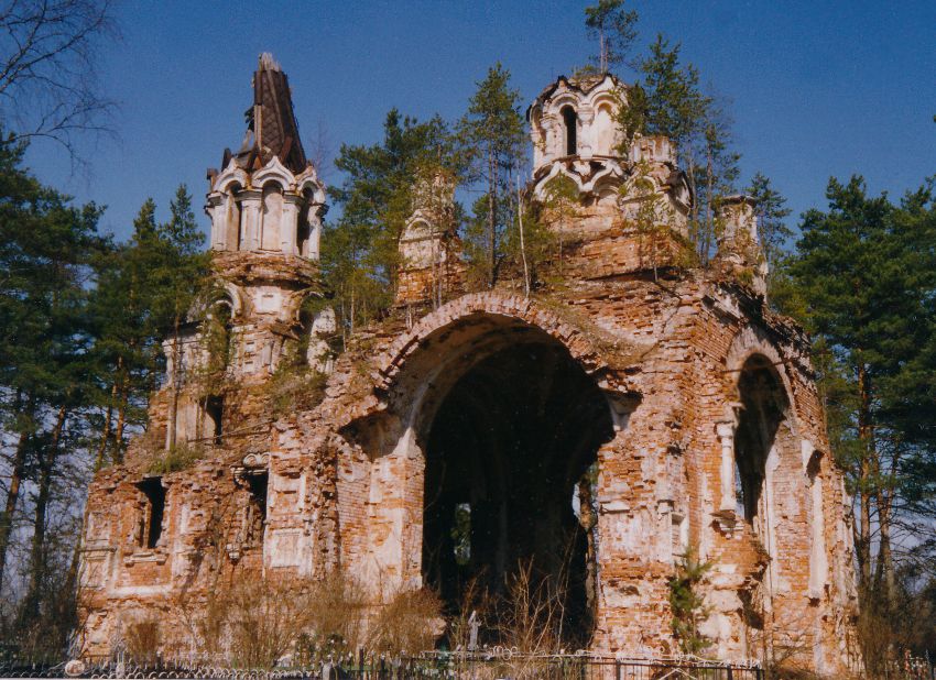 Луга. Церковь Николая Чудотворца (каменная). фасады