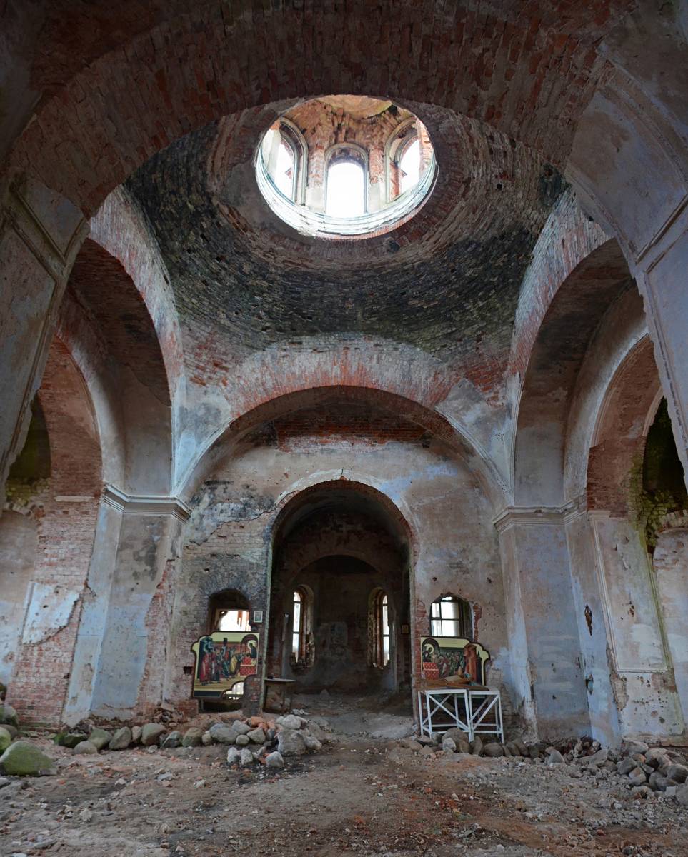 Церковь Покрова Пресвятой Богородицы, Вычелобок (Лужский район, Ленинградская область). интерьер и убранство