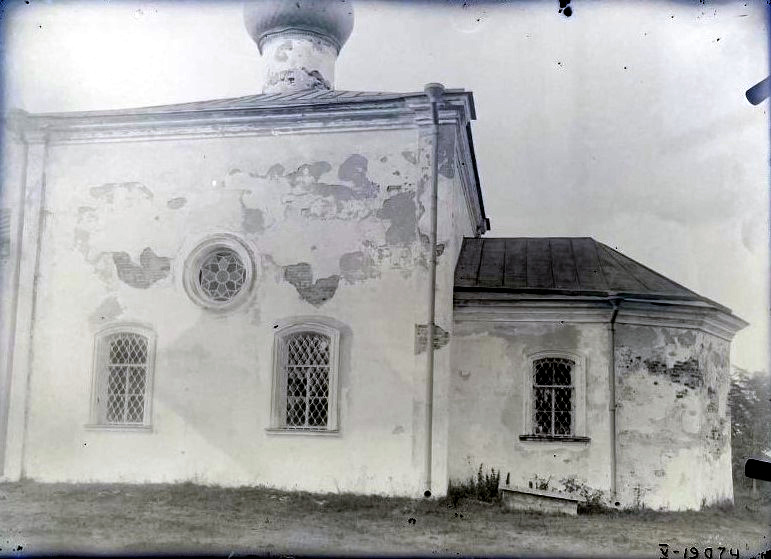 Новая Ладога. Церковь Климента Римского и Петра Александрийского. архивная фотография, Вид фасада с южной стороны. Фото Буниатова Н. Г. 1920 - 1930-х гг. из коллекции ГНИМА. (ГК №31733235)