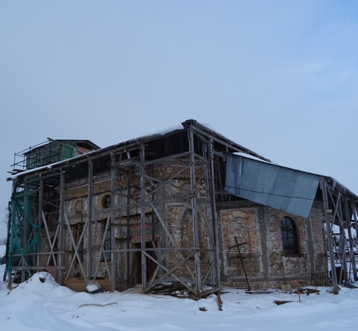 Церковь Александра Невского, Александровка (Гатчинский район, Ленинградская область). документальные фотографии, Идет реставрация
