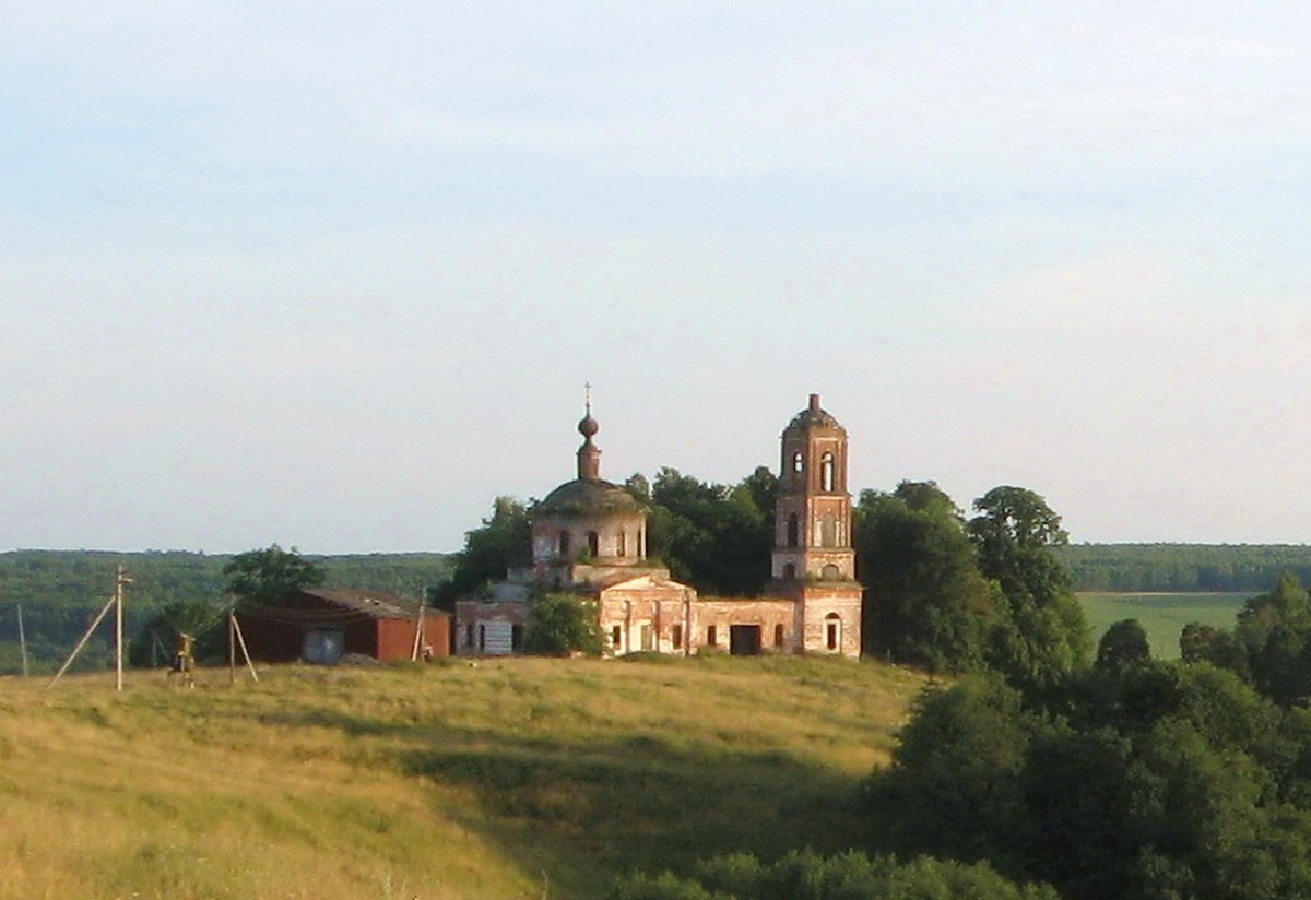 Глухово. Церковь Илии Пророка. общий вид в ландшафте, Панорама с севера