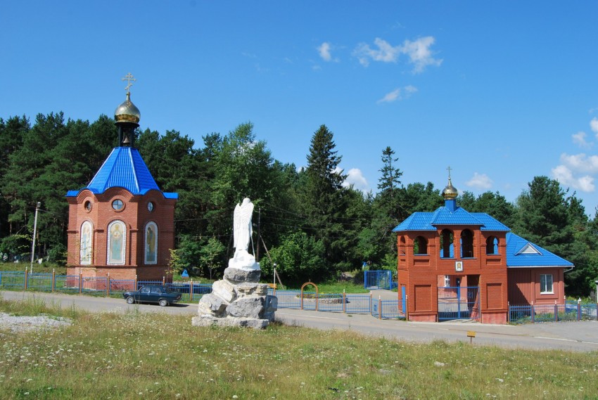 Михайловск. Церковь Михаила Архангела. общий вид в ландшафте