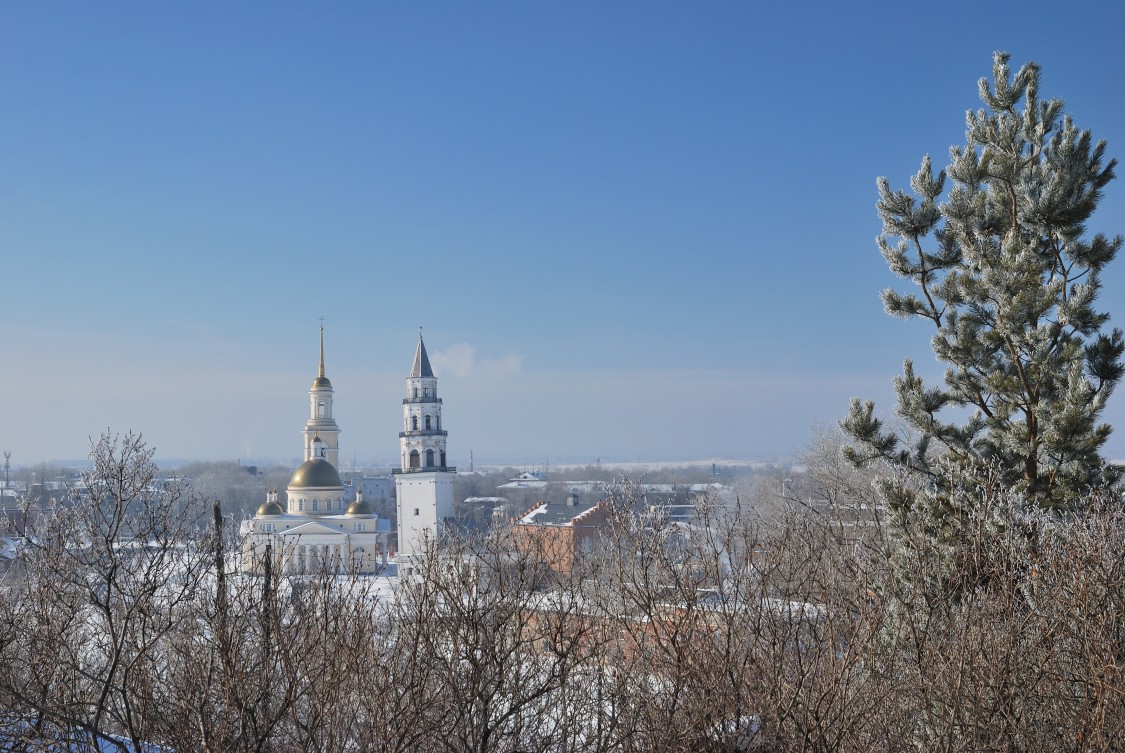 Невьянская башня зимой