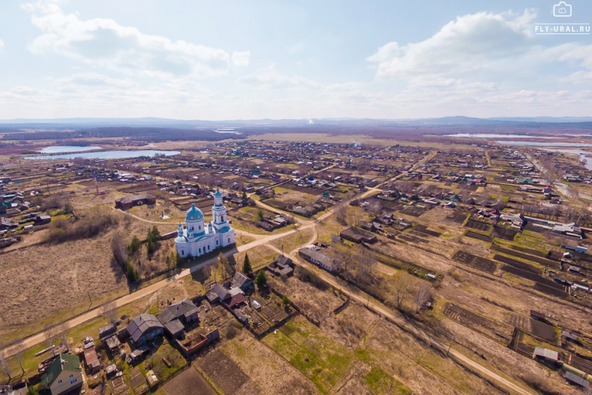 Шурала. Церковь Александра Невского. общий вид в ландшафте