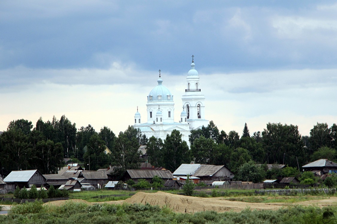 Шурала. Церковь Александра Невского. общий вид в ландшафте