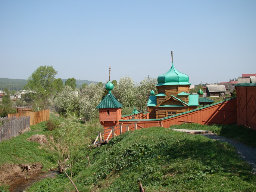 Троицкий мужской монастырь, Тарасково (Невьянский район (Невьянский ГО и ГО Верх-Нейвинский), Свердловская область). общий вид в ландшафте, Западная часть территории монастыря.