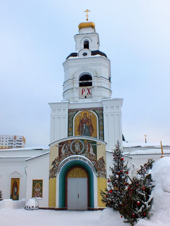 Екатеринбург. Церковь Спаса Преображения. фасады