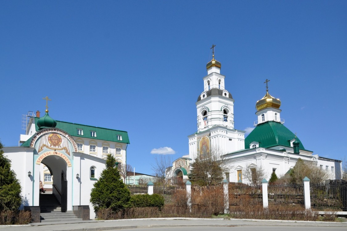 Церковь Преображения Господня, Екатеринбург (Екатеринбург (МО город Екатеринбург), Свердловская область). общий вид в ландшафте