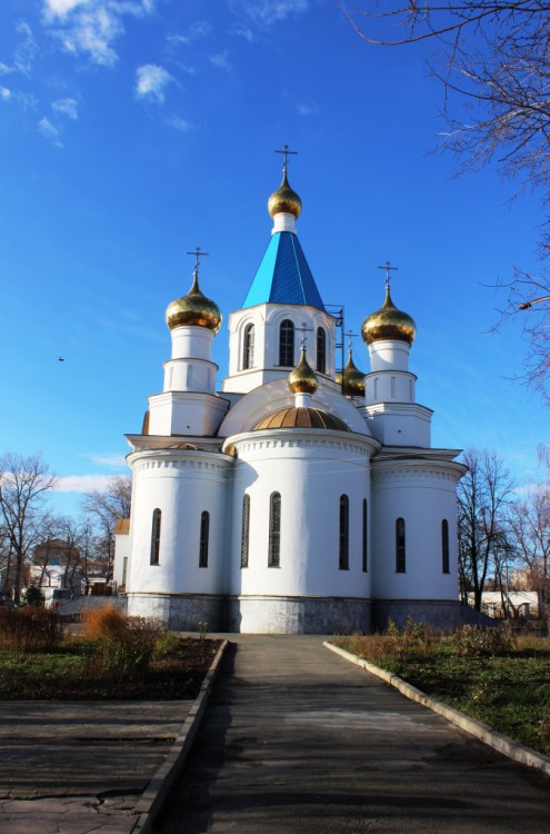 Церковь Рождества Христова на Уралмаше, Екатеринбург (Екатеринбург (МО город Екатеринбург), Свердловская область). фасады, Церковь Рождества Христова на Уралмаше в Екатеринбурге, вид с восточной стороны.