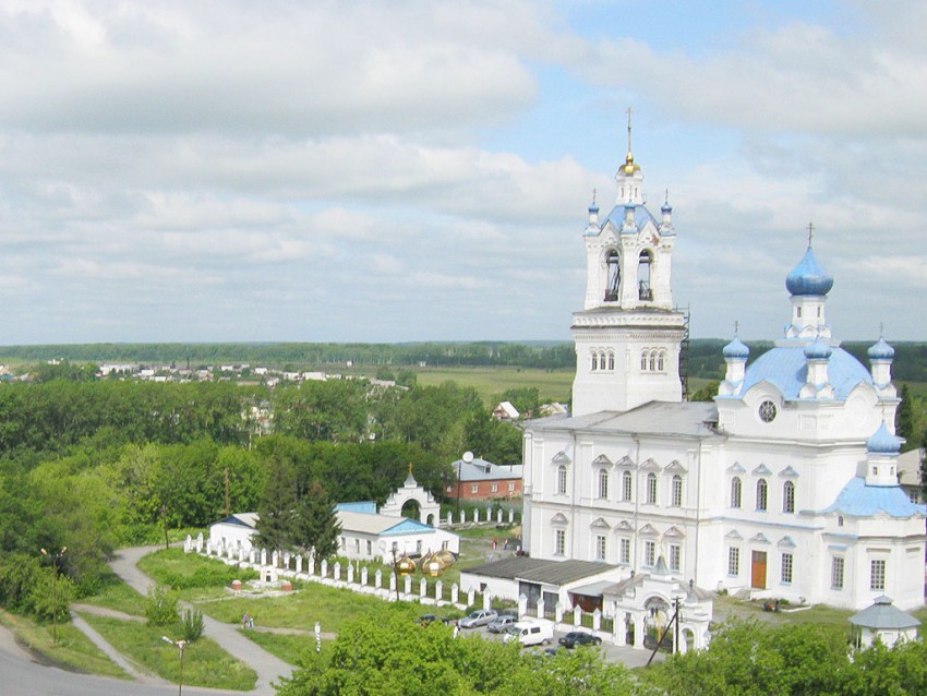 Камышлов. Покровский женский монастырь. общий вид в ландшафте