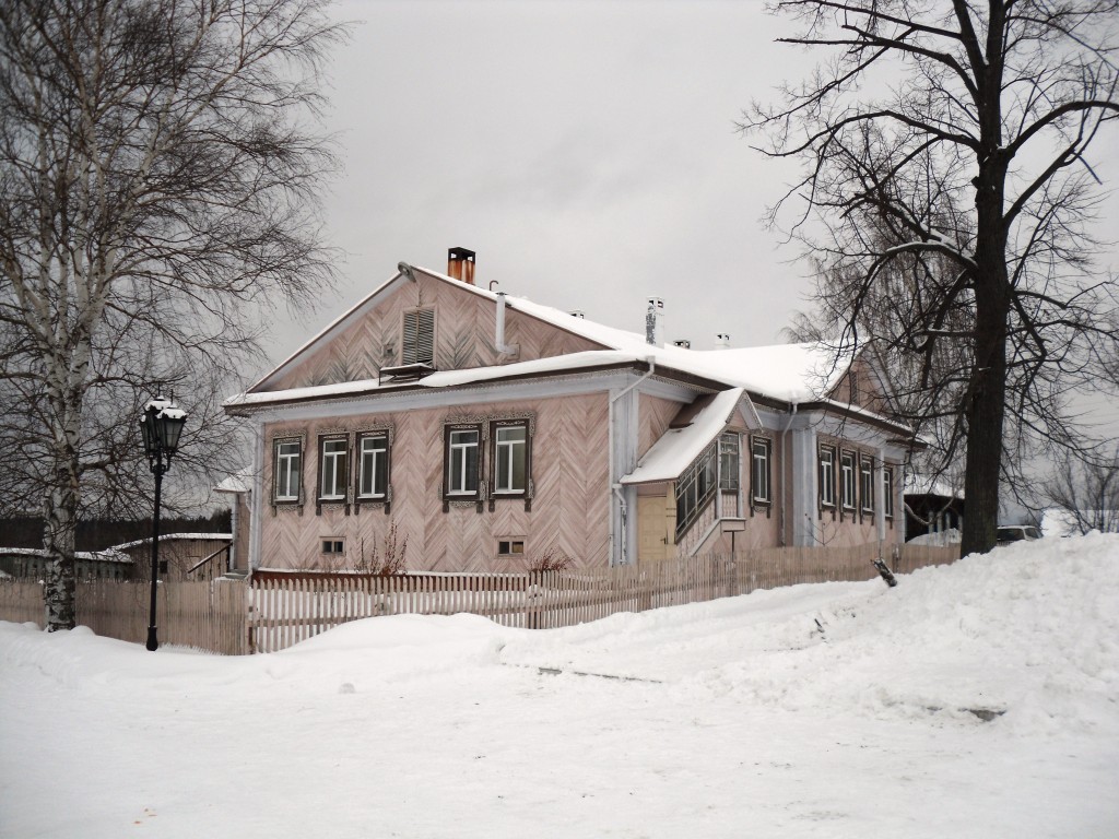 Собор Михаила Архангела, Меркушино (Верхотурский район (ГО Верхотурский), Свердловская область). дополнительная информация, дом священнослужителей