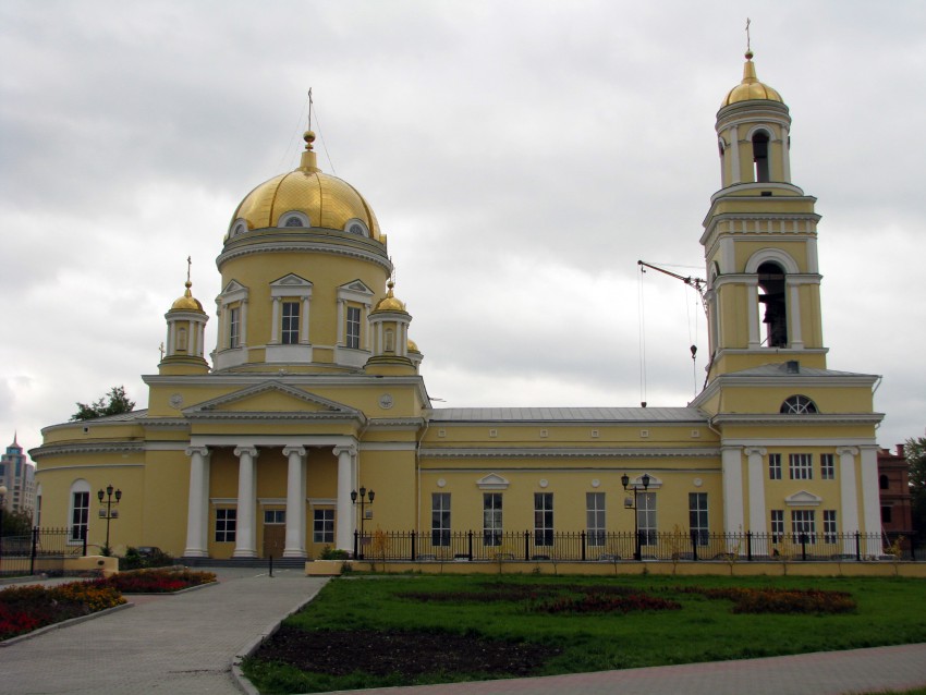 Кафедральный собор Троицы Живоначальной, Екатеринбург (Екатеринбург (МО город Екатеринбург), Свердловская область). фасады