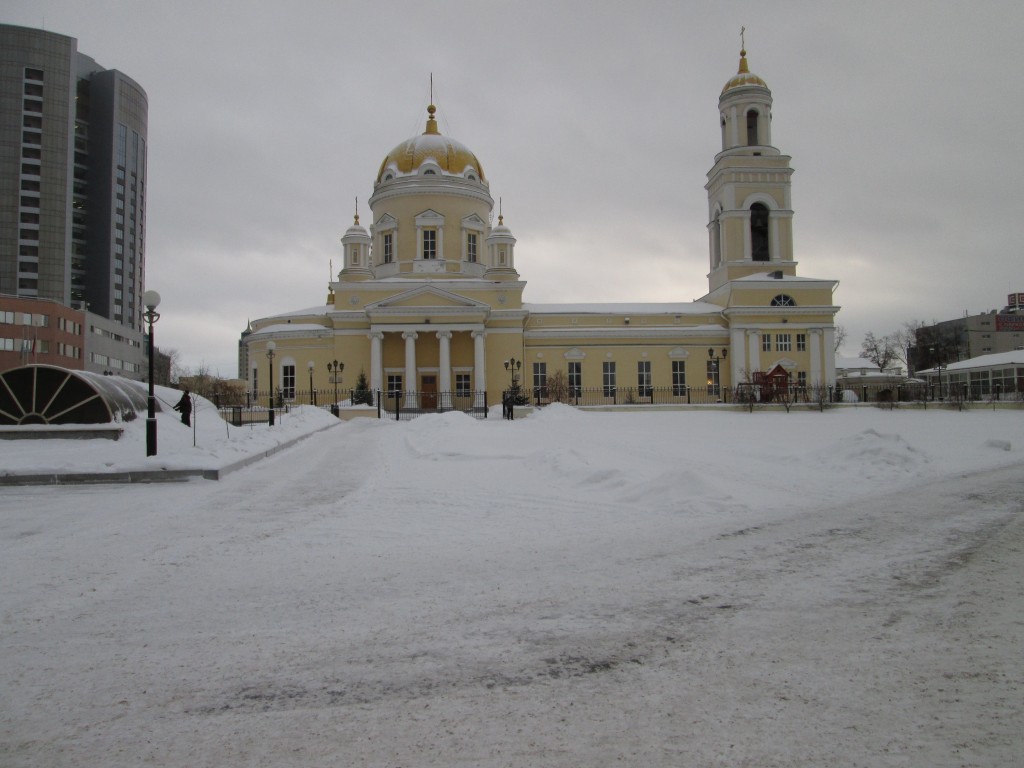 Екатеринбург. Кафедральный собор Троицы Живоначальной. фасады