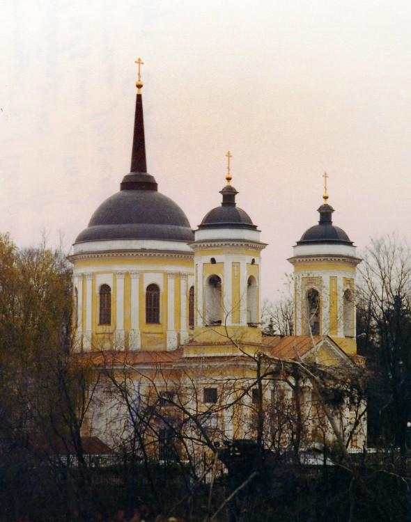 Балашиха. Церковь Спаса Преображения в Пехре-Яковлевском. фасады