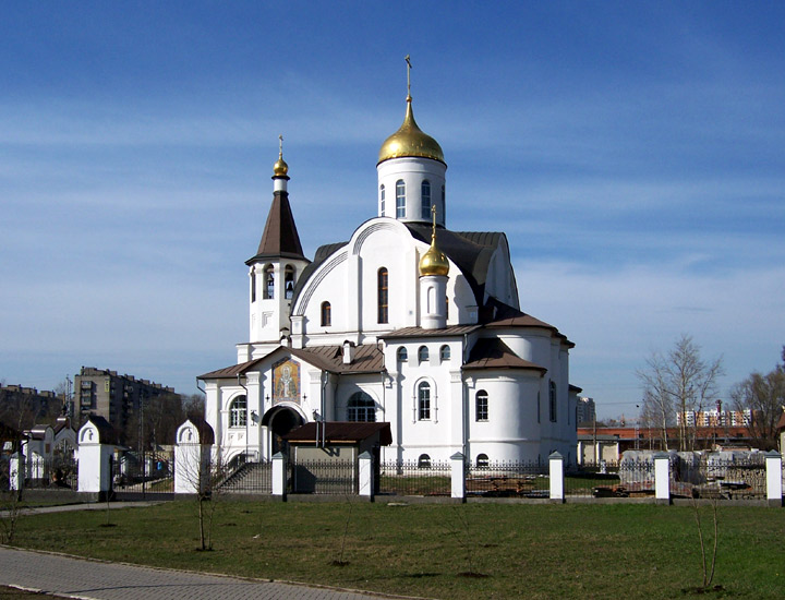Церковь Казанской иконы Божией Матери, Реутов (Балашихинский городской округ и г. Реутов, Московская область). общий вид в ландшафте