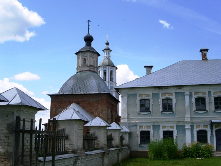 Церковь Казанской иконы Божией Матери, Хмелита (Вяземский район, Смоленская область). фасады, вид с востока, с территории усадьбы Грибоедовых