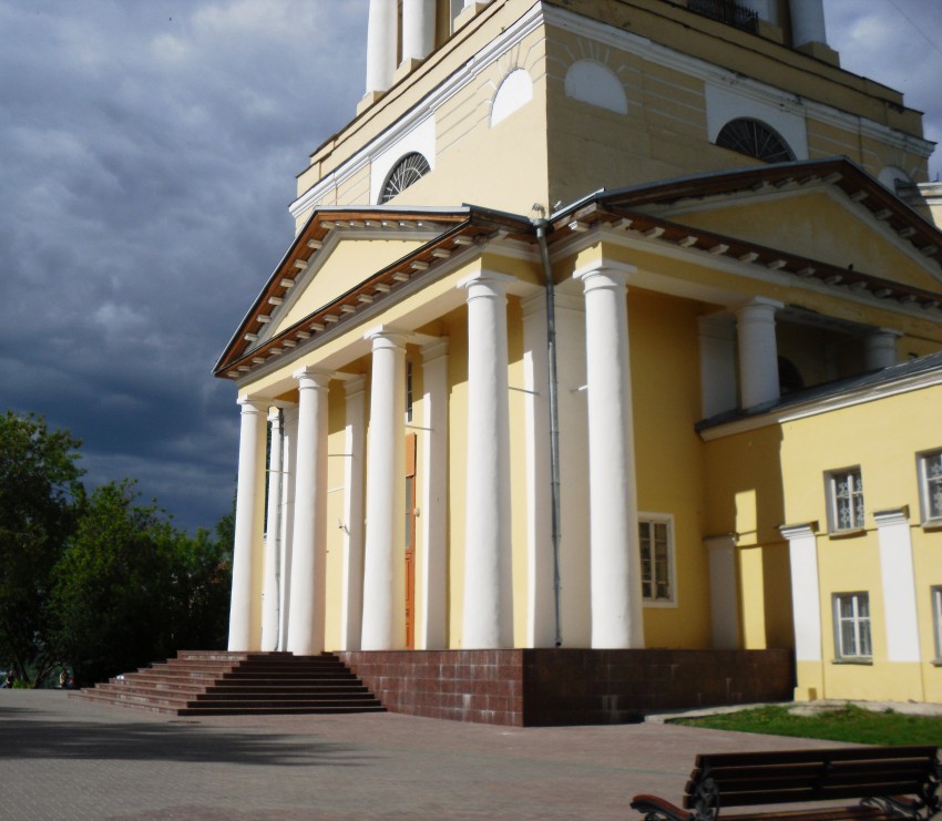 Пермь. Собор Спаса Преображения. архитектурные детали, первый этаж колокольни