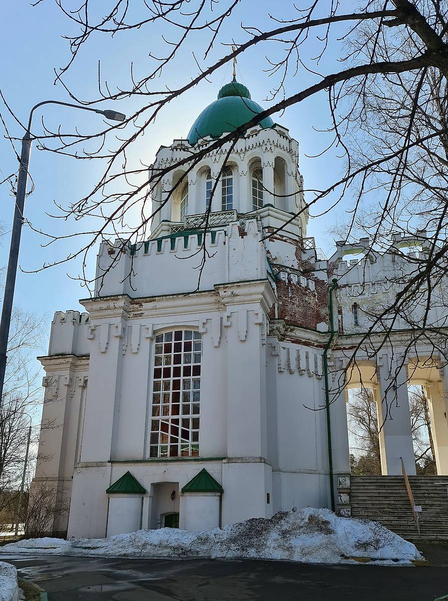 Основной объем, вид с севера, архитектурные детали. Церковь Троицы Живоначальной в Филимонках, Филимонки (Новомосковский административный округ (НАО), г. Москва)