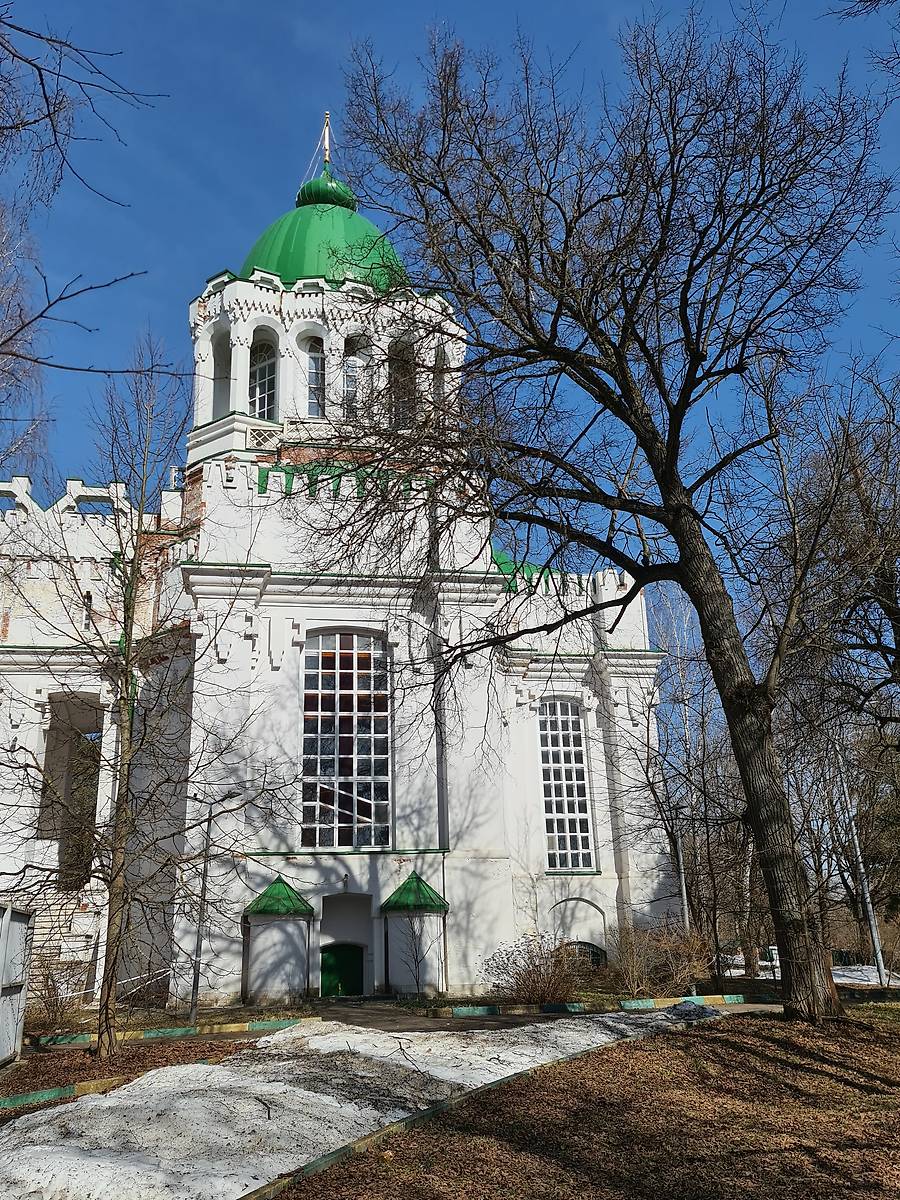 Основной объем, вид с юга, архитектурные детали. Церковь Троицы Живоначальной в Филимонках, Филимонки (Новомосковский административный округ (НАО), г. Москва)