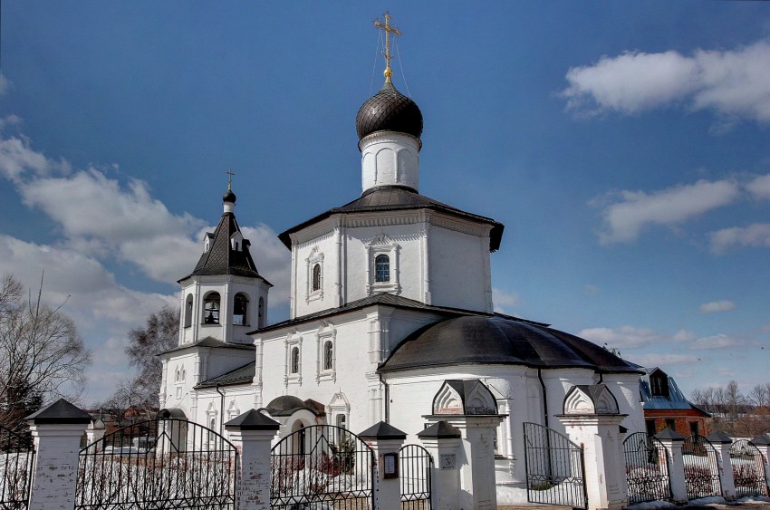 Станиславль. Церковь Михаила Архангела. общий вид в ландшафте