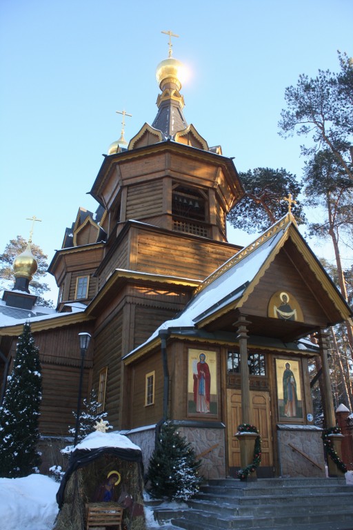 Барвиха, деревня. Церковь Покрова Пресвятой Богородицы (новая). фасады