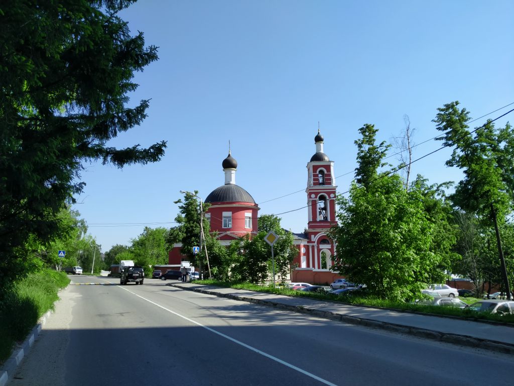 Лыткарино. Церковь Петра и Павла. общий вид в ландшафте