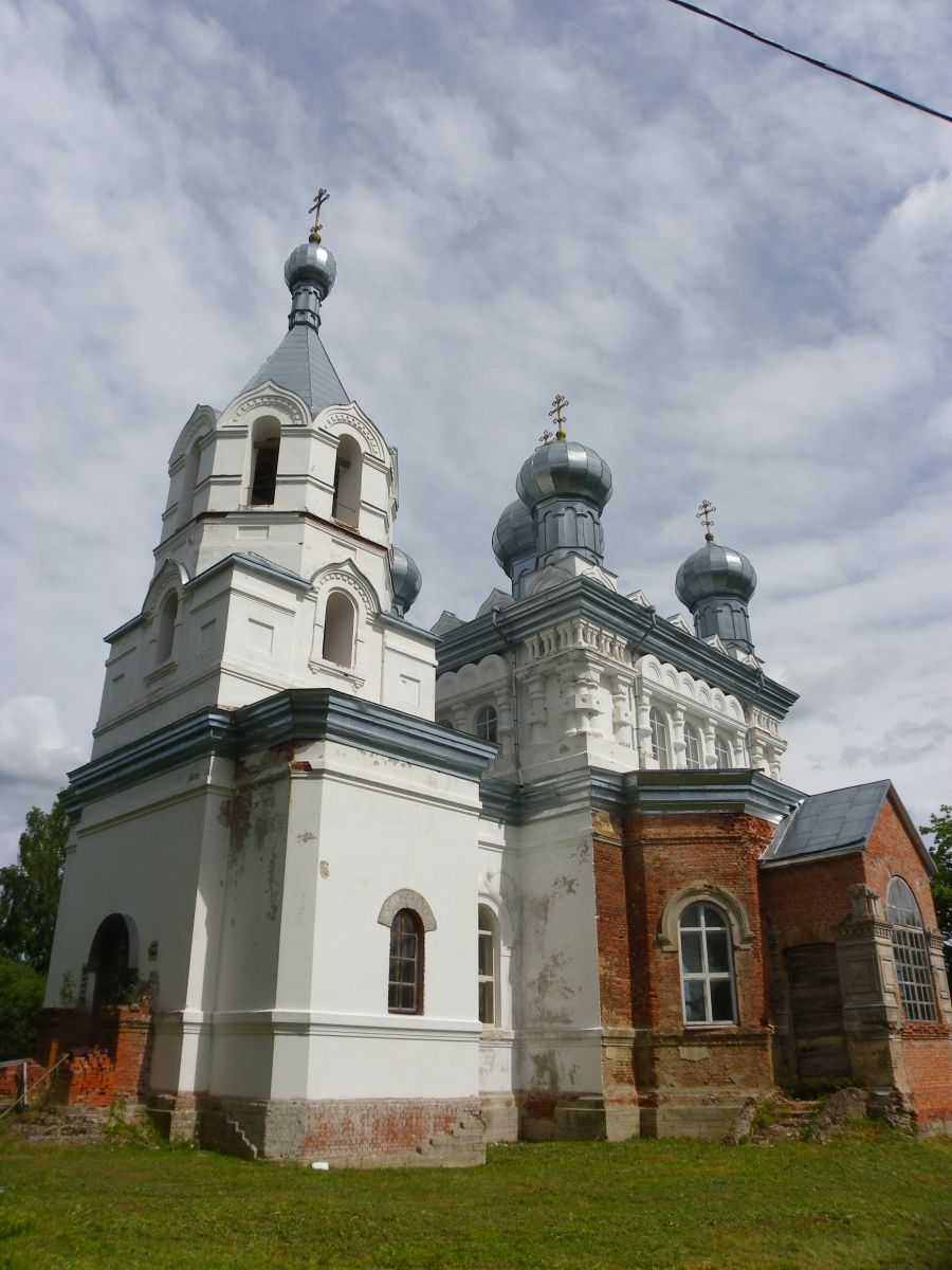 Церковь Иоанна Богослова, Ивановское (Кингисеппский район, Ленинградская область). фасады, Вид со стороны западного фасада