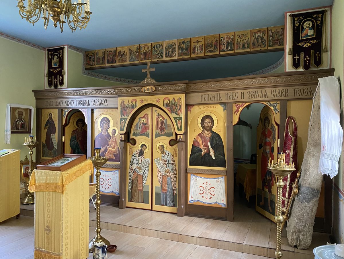 Часовня Георгия Победоносца, Ложголово (Сланцевский район, Ленинградская область). интерьер и убранство, Иконостас