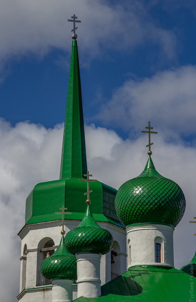 Церковь Успения Пресвятой Богородицы в Сясьских рядках, Сясьстрой (Волховский район, Ленинградская область). архитектурные детали, Завершения