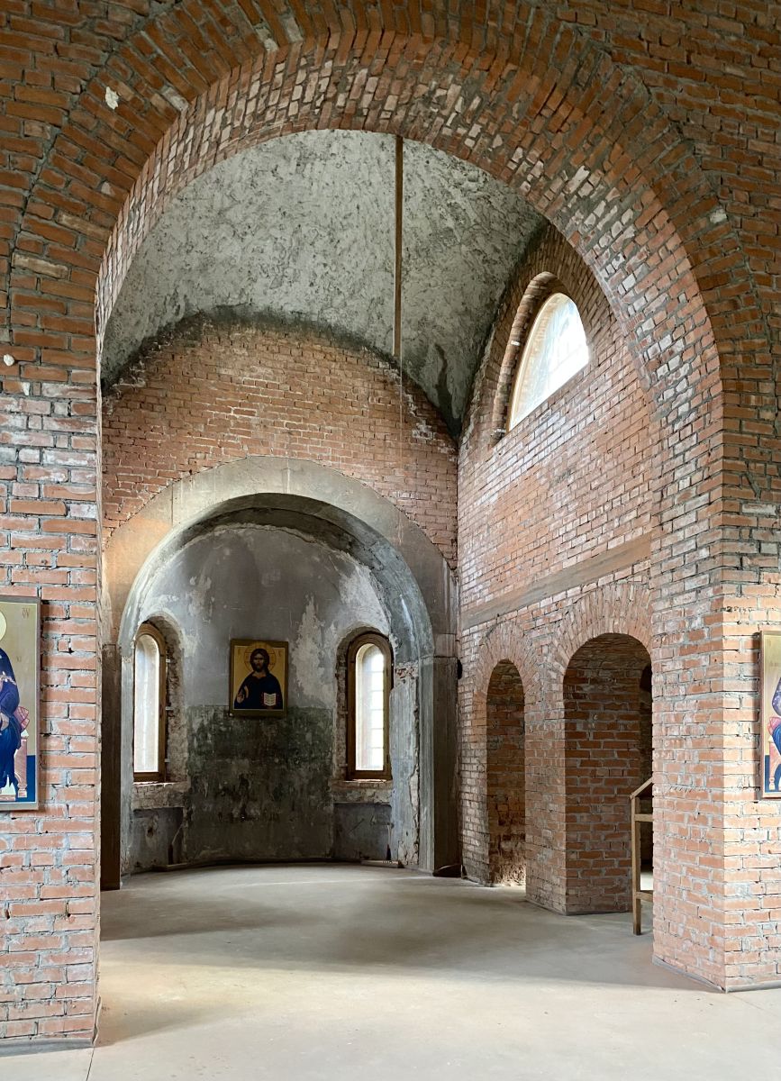 Церковь Николая Чудотворца, Лебяжье (Ломоносовский район, Ленинградская область). интерьер и убранство, Алтарное помещение