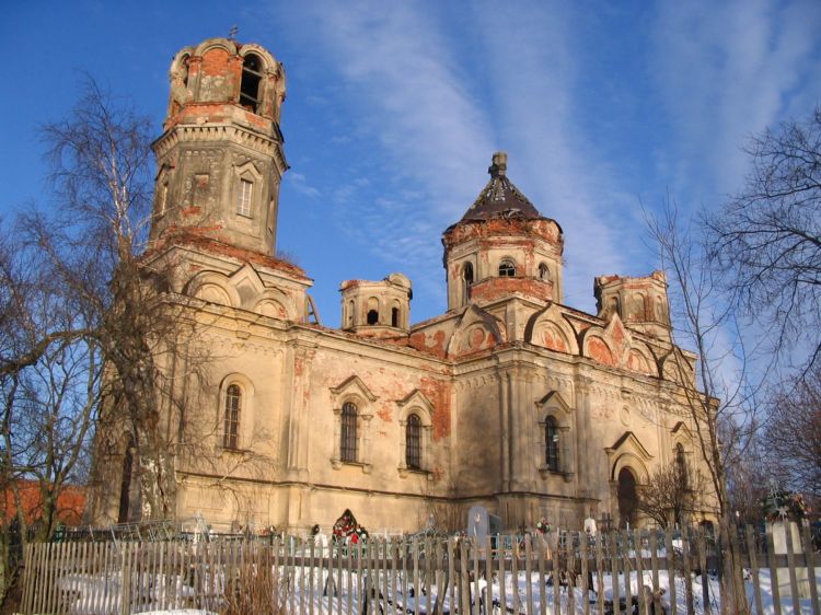 Церковь Троицы Живоначальной, Иссад (Волховский район, Ленинградская область). фасады