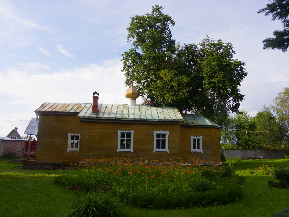 Троицкий скит. Церковь Флора и Лавра, Сенно (Бокситогорский район, Ленинградская область). фасады