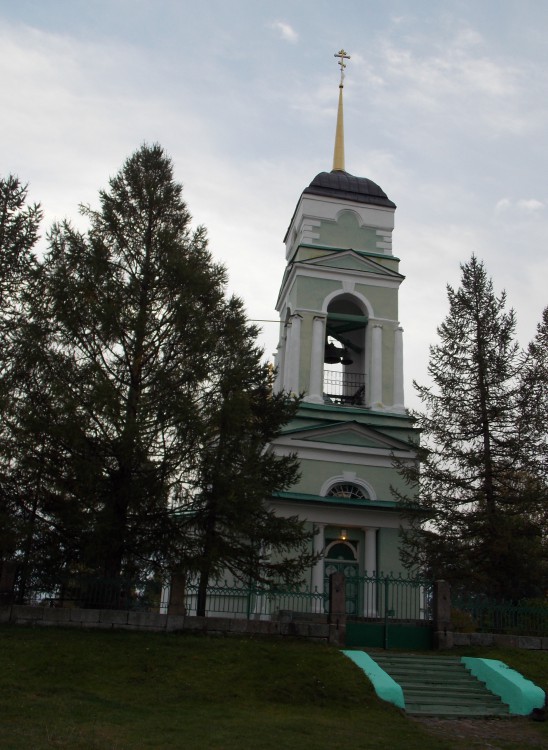 Сомино. Церковь Петра и Павла. архитектурные детали, Трехярусная колокольня