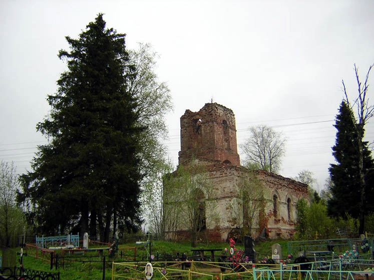 Пелуши. Церковь Георгия Победоносца. фасады