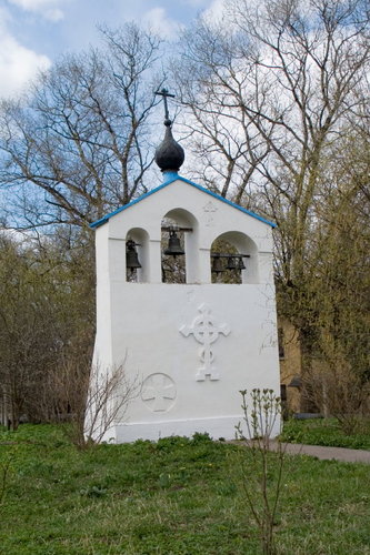 Церковь Успения Пресвятой Богородицы, Клин (Клинский городской округ, Московская область). дополнительная информация, Звонница (отдельно стоящая)
