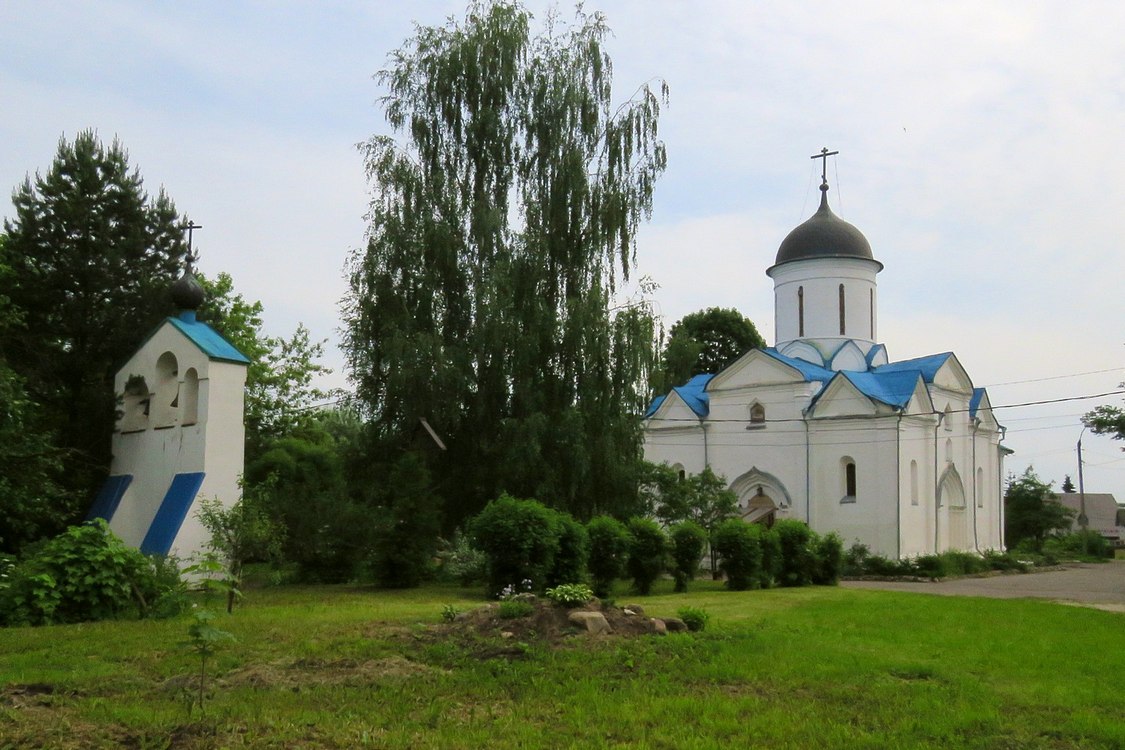 Церковь Успения Пресвятой Богородицы, Клин (Клинский городской округ, Московская область). общий вид в ландшафте