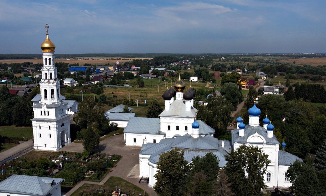 Храмовый комплекс. Церкви Успения Пресвятой Богородицы и Троицы Живоначальной, Завидово (Конаковский район, Тверская область). фасады