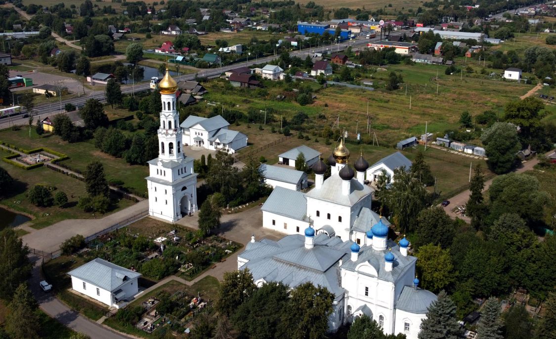 Храмовый комплекс. Церкви Успения Пресвятой Богородицы и Троицы Живоначальной, Завидово (Конаковский район, Тверская область). фасады